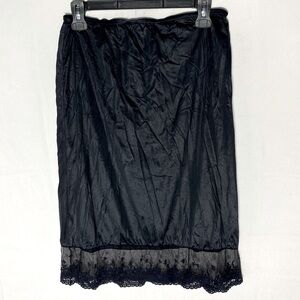 5/$25 Vintage Vanity Fair Black Stainy Slip Skirt With Lace Trim L